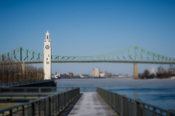 Clock Tower and the Jacques Cartier bridgeISO 100 - 70mm - f11 - 1/320 sec