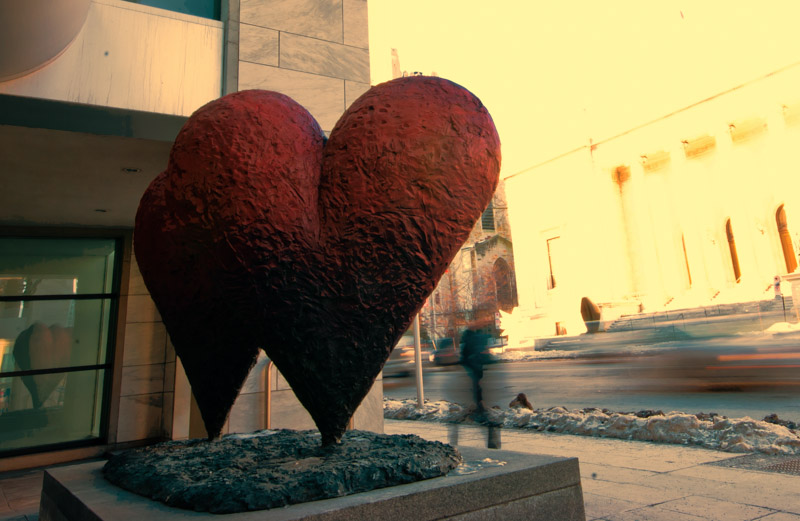 Heart sculpture by Jim Dine